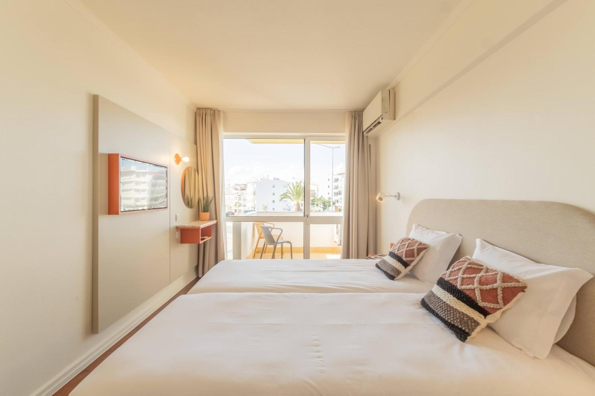 Wot Lagos Montemar Ngoại thất bức ảnh