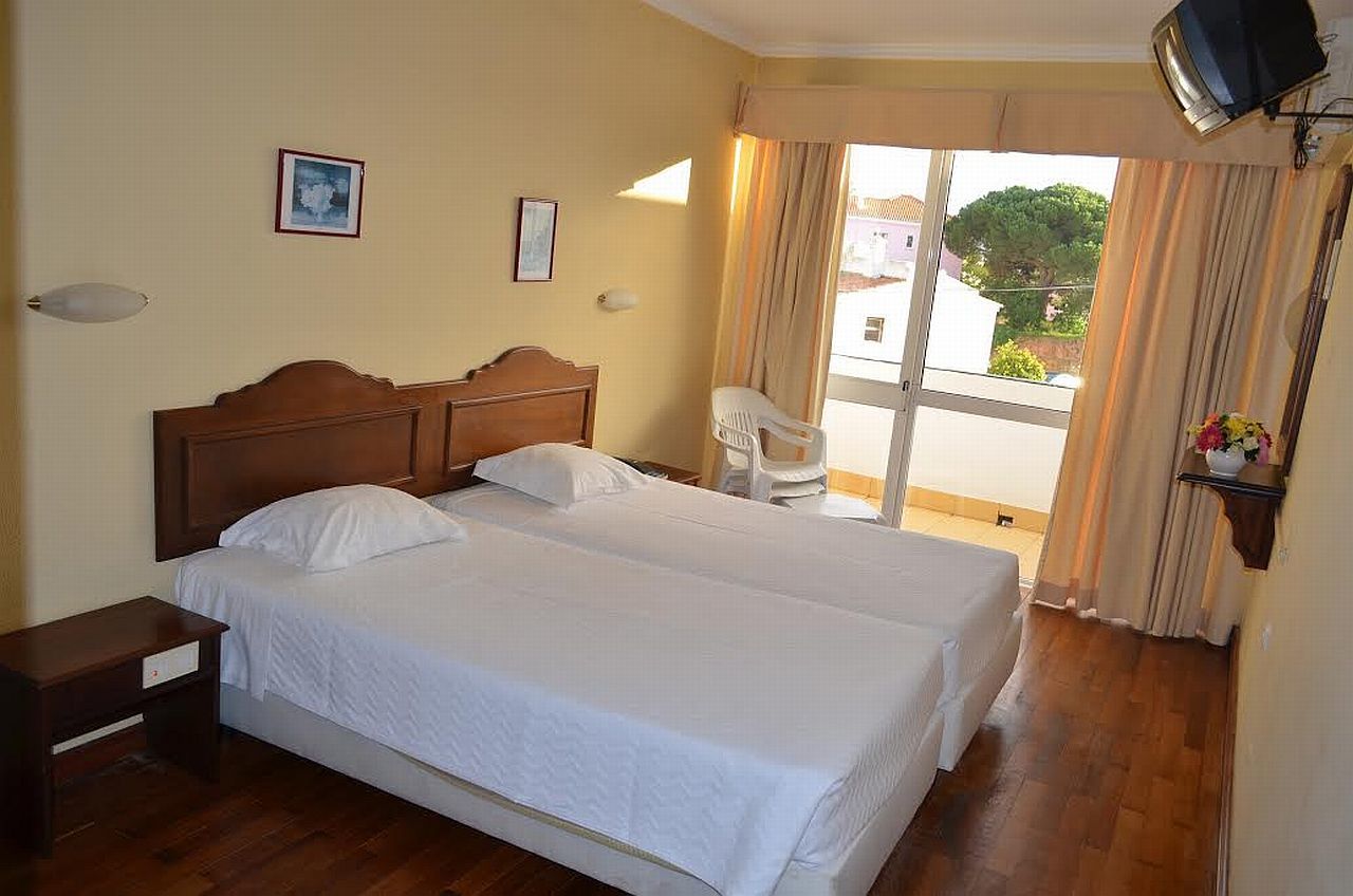 Wot Lagos Montemar Ngoại thất bức ảnh